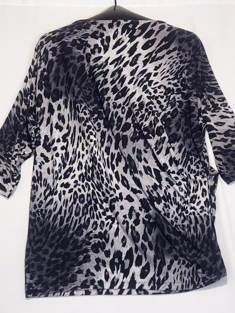 NWT Iman Global Chic Animal Print Top M Gray Black Boatneck ¾ Sleeve HSN - Picture 7 of 10